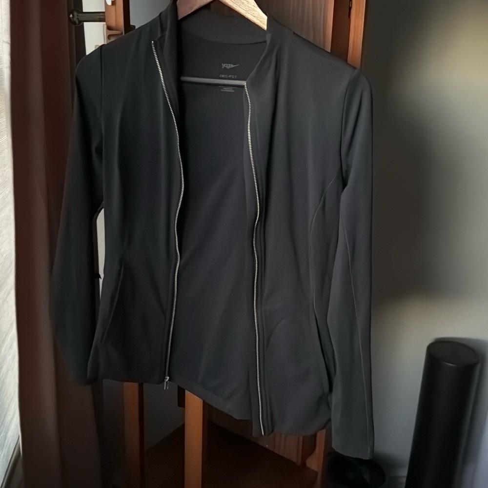 Nike Yoga Dri-FIT Luxe Women's Fitted Jacket